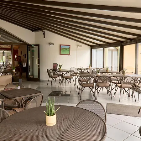 Hotel-Restaurant Le Calice Du Gevaudan - A75 Hotel 3*