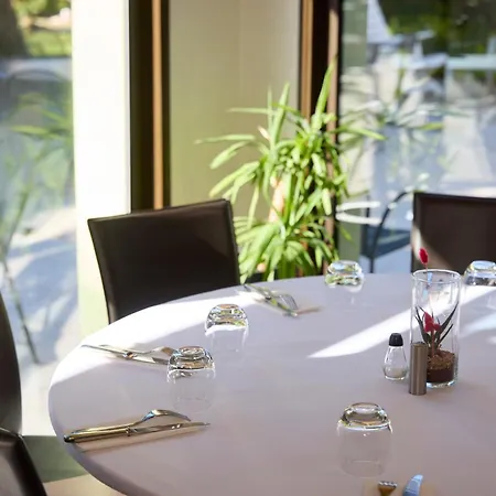 Hôtel-restaurant Le Calice Du Gevaudan - A75 3*