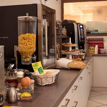 Hotel-Restaurant Le Calice Du Gevaudan - A75 Hotel 3*