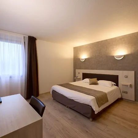 Hotel-restaurant Le Calice Du Gevaudan - A75 Hotel 3*