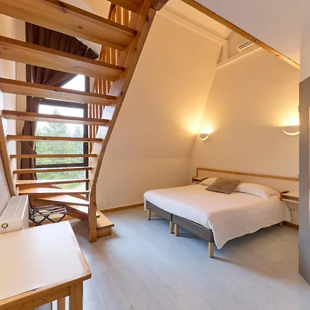 Hotel-restaurant Le Calice Du Gevaudan - A75 3* バナサック