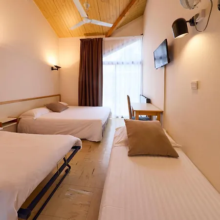 Hotel Hotel-restaurant Le Calice Du Gevaudan - A75 3*