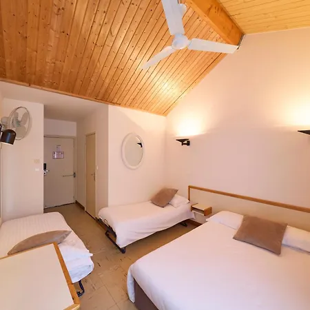 Hotel Hôtel-restaurant Le Calice Du Gevaudan - A75 Banassac