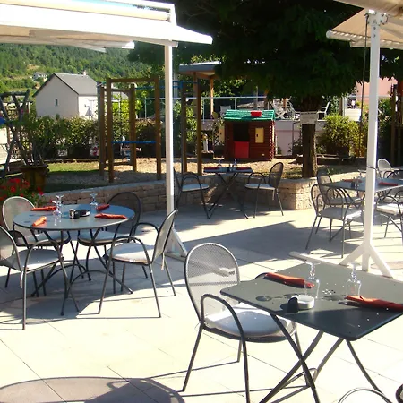 Hôtel-restaurant Le Calice Du Gevaudan - A75 Hotel 3*