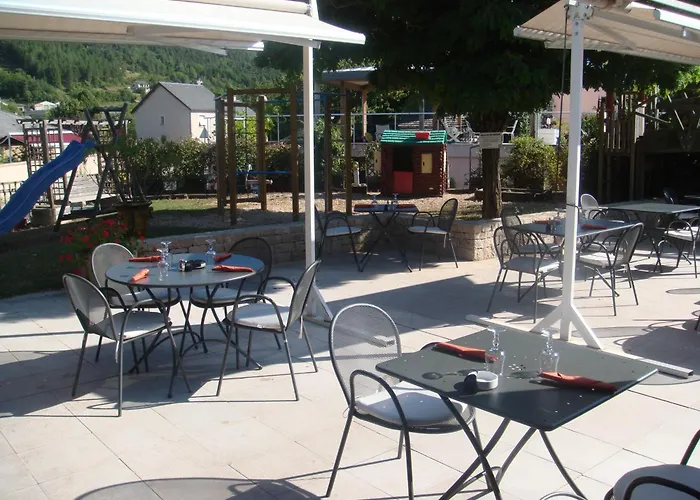 ホテル Hotel-restaurant Le Calice Du Gevaudan - A75 バナサック