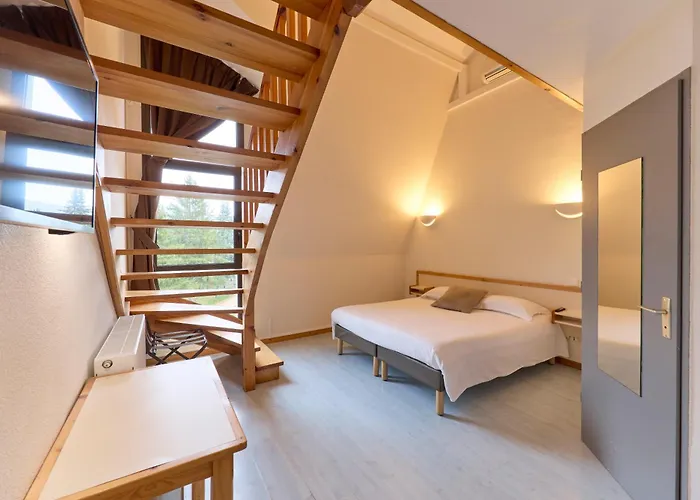 Hotel-restaurant Le Calice Du Gevaudan - A75 3* バナサック
