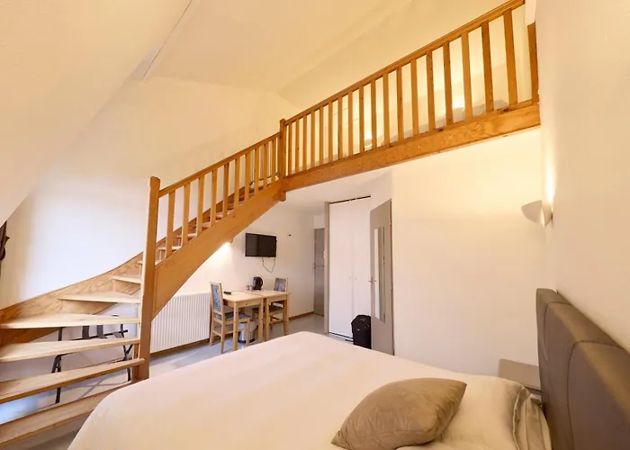 Hotel-restaurant Le Calice Du Gevaudan - A75 ホテル
