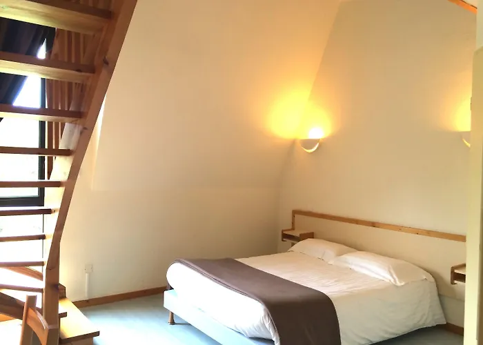 Отель Hotel-restaurant Le Calice Du Gevaudan - A75 3*