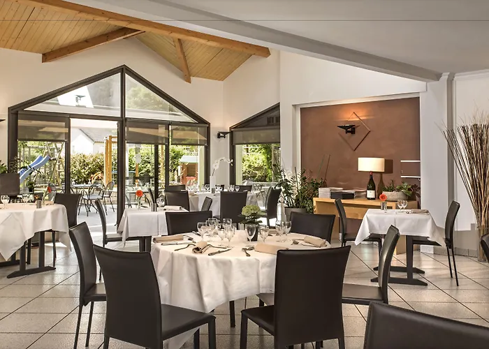 Hotel-restaurant Le Calice Du Gevaudan - A75 バナサック