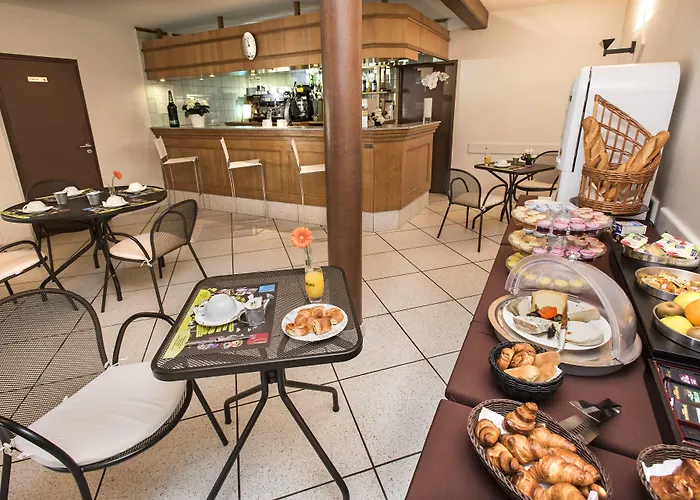 Hotel-restaurant Le Calice Du Gevaudan - A75 3* バナサック