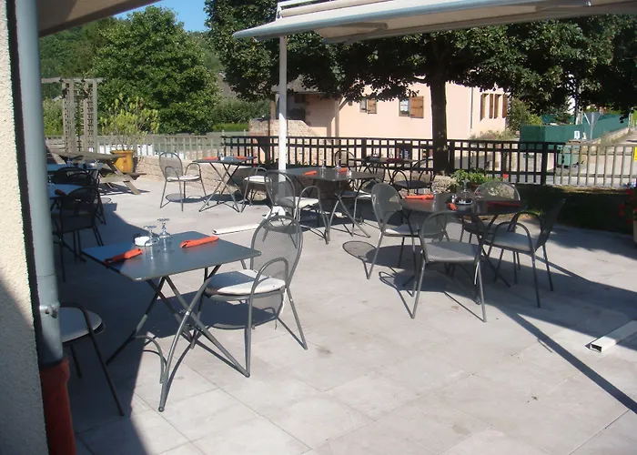 Hotel-restaurant Le Calice Du Gevaudan - A75 3* バナサック