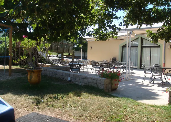 Hotel-restaurant Le Calice Du Gevaudan - A75 ホテル